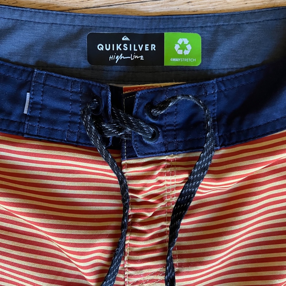 Quiksilver Highline Swim Trunks 27 - Picture 2 of 6
